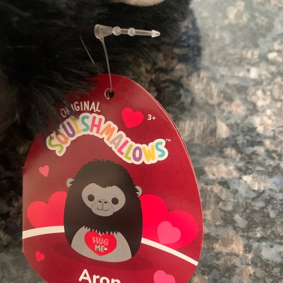 Squishmallows Aron gorilla early release 2023 Valentines 8 inch - Picture 4 of 5